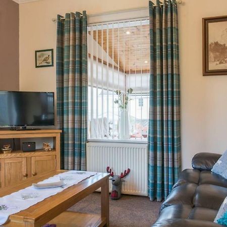 Pippin, Tranquil Scottish Cottage With Hot Tub Airdrie Extérieur photo