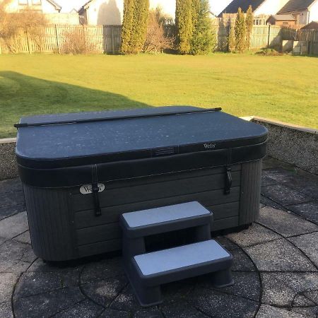 Pippin, Tranquil Scottish Cottage With Hot Tub Airdrie Extérieur photo