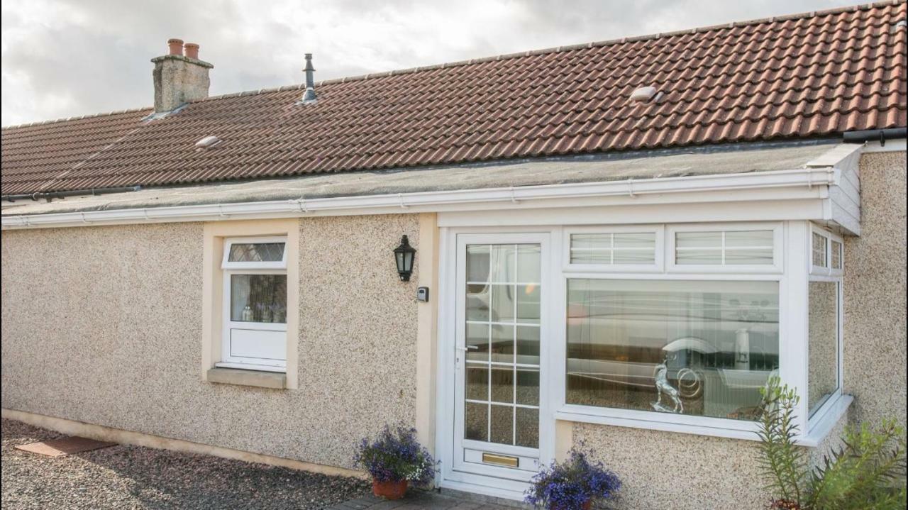 Pippin, Tranquil Scottish Cottage With Hot Tub Airdrie Extérieur photo