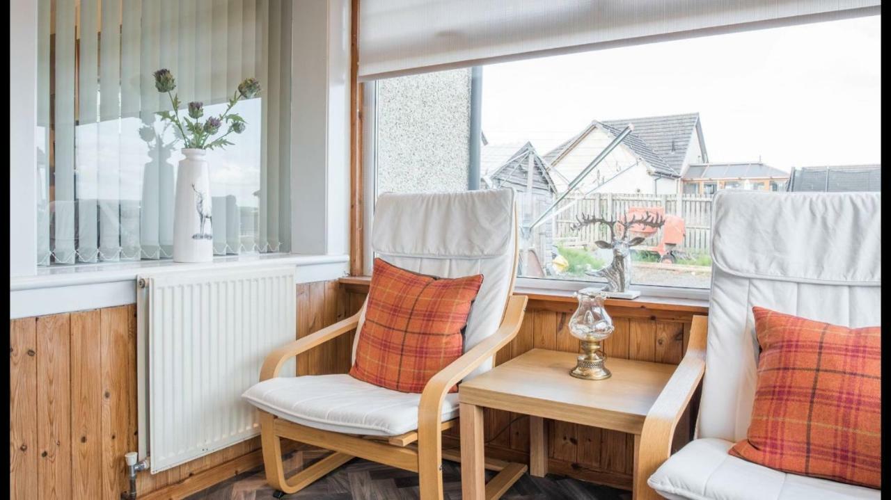 Pippin, Tranquil Scottish Cottage With Hot Tub Airdrie Extérieur photo