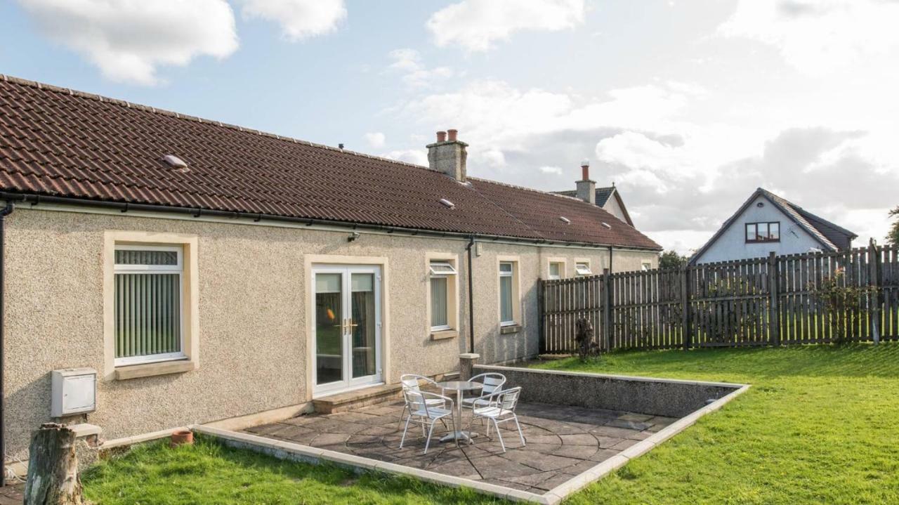 Pippin, Tranquil Scottish Cottage With Hot Tub Airdrie Extérieur photo